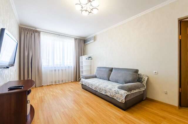 Апартаменты Apartment on Obolonskaya Square 3 Киев-33